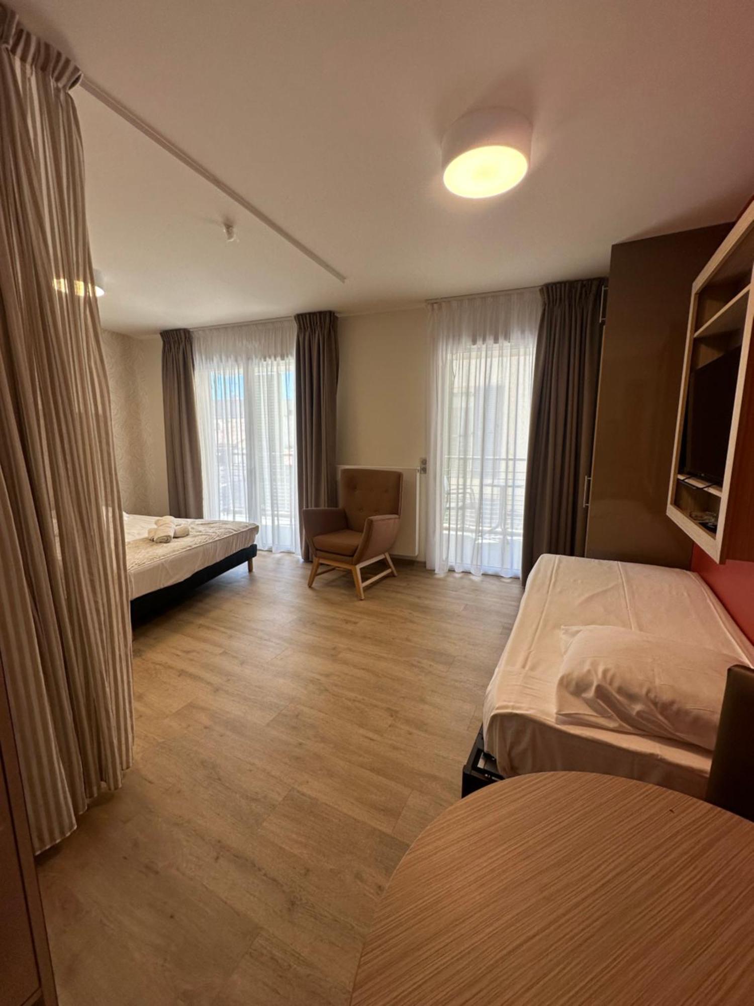 Zenao Frejus Aparthotel Exteriör bild