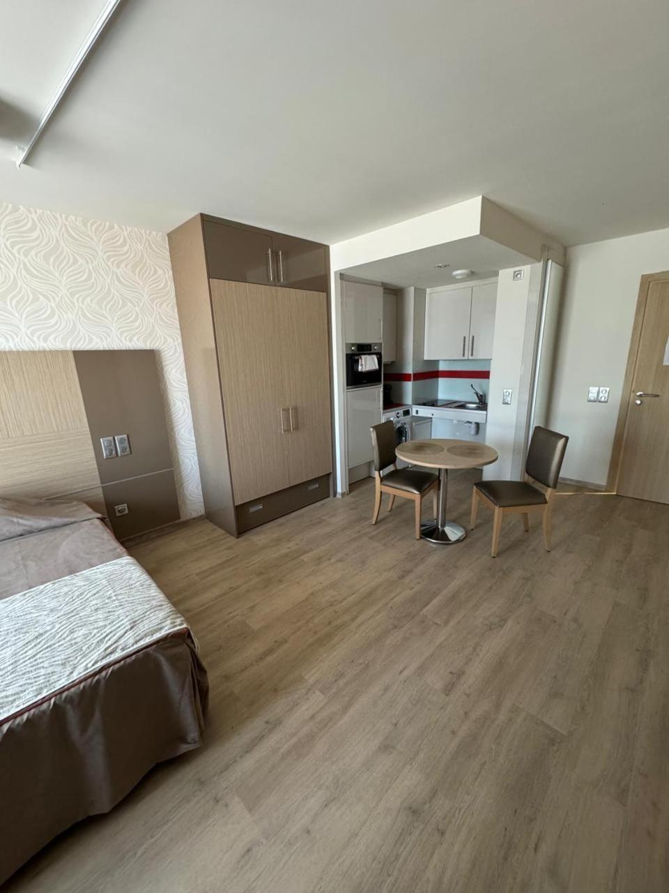 Zenao Frejus Aparthotel Exteriör bild
